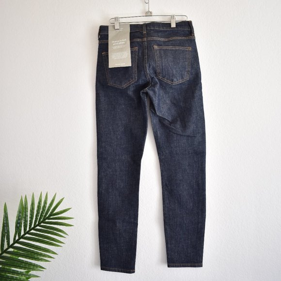 Everlane The Mid Rise Skinny Jean in Dark Indigo - Picture 10 of 10